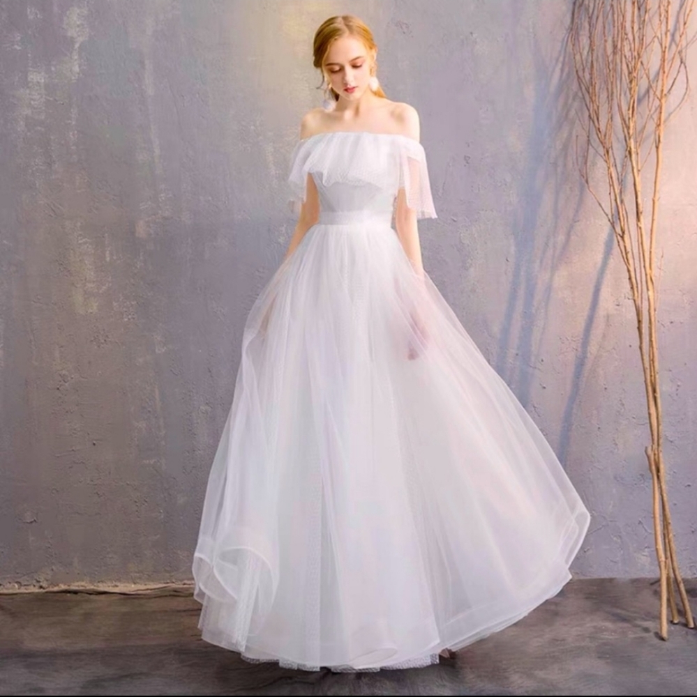 White a-line off the shoulder prom dress / wedding dress